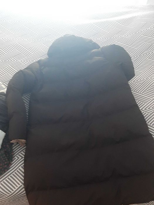 Sobretudo comprido alcolchoado