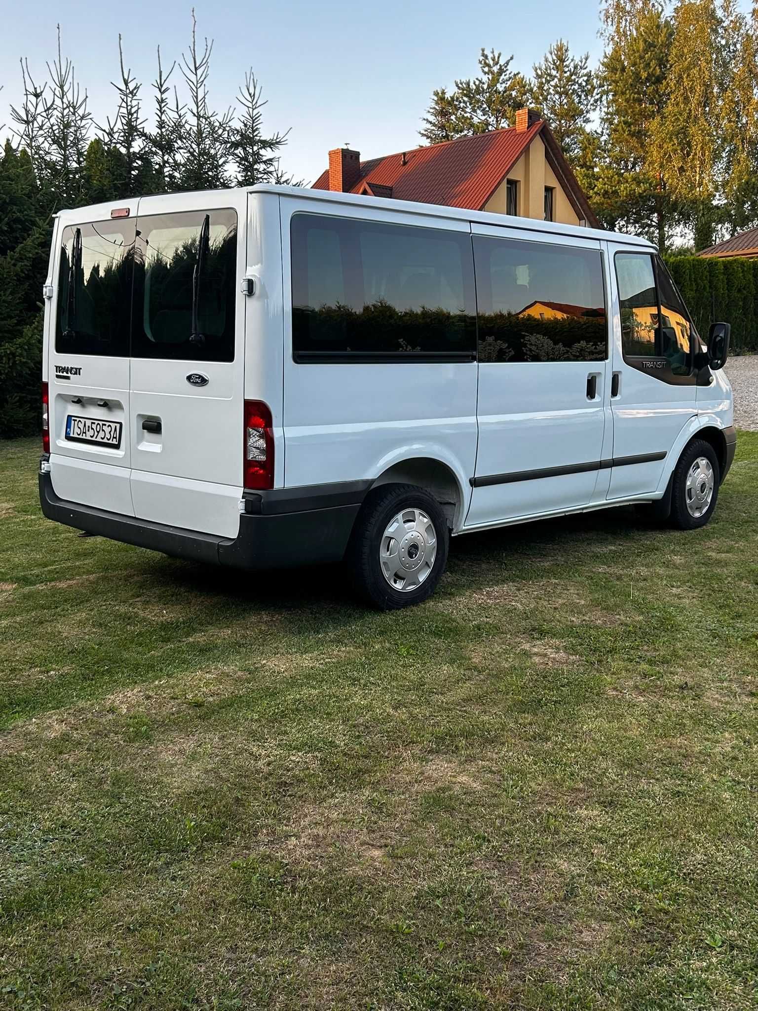 Sprzedam Ford Transit 9 osobowy klima