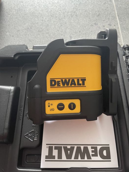 Laser krzyżowy DeWalt.