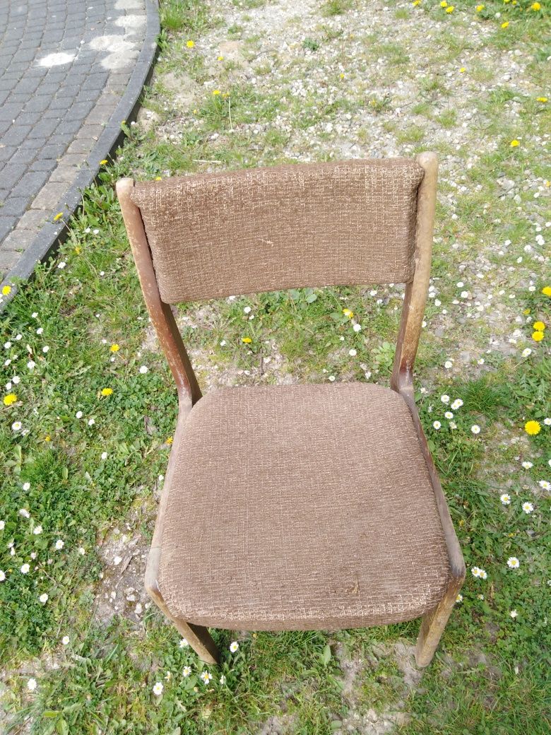 Stare krzesło z PRL R.Hałas