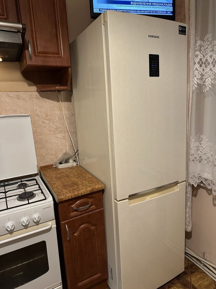 Холодильник Samsung