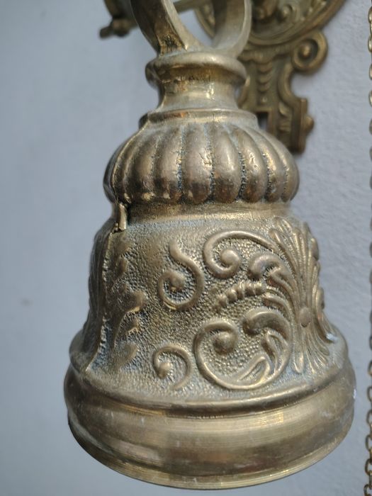 Mosiężny dzwon ścienny