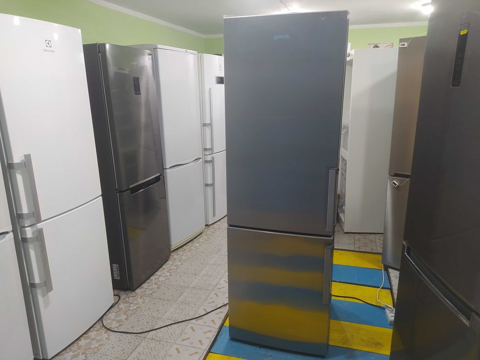 Холодильник Gorenje з морозильною камерою
