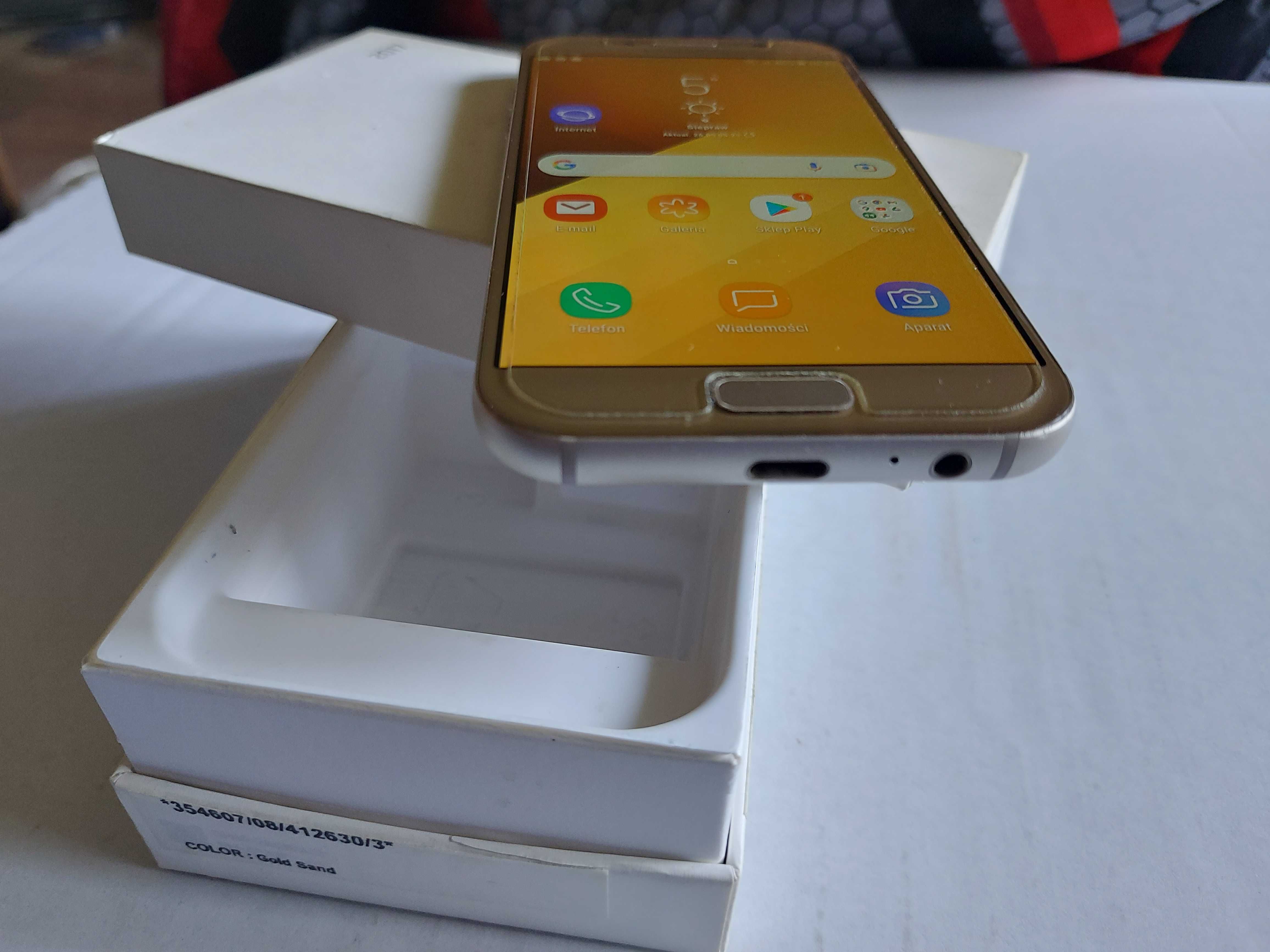 Samsung A5, 2017 złoty. bdb stan.