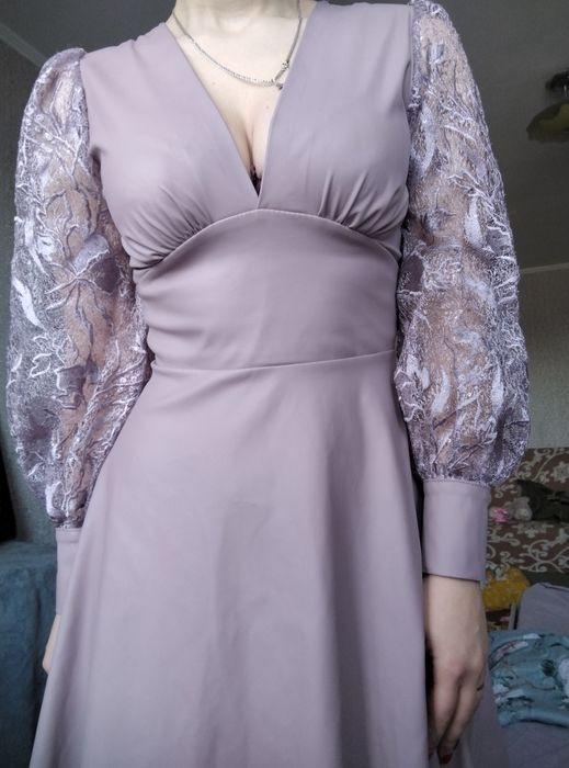 Сукня жіноча дуже гарного кольору