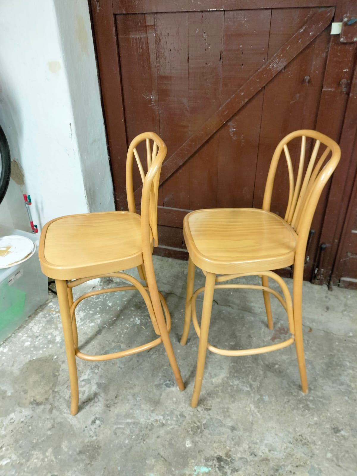 Krzesła barowe drewno
