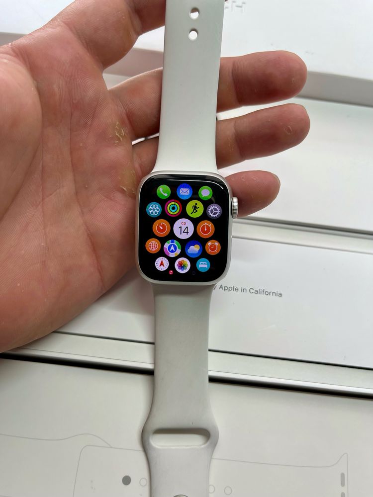 Apple Watch Series 8 41mm GPS 94% ІДЕАЛ епл вотч silver з коробкою
