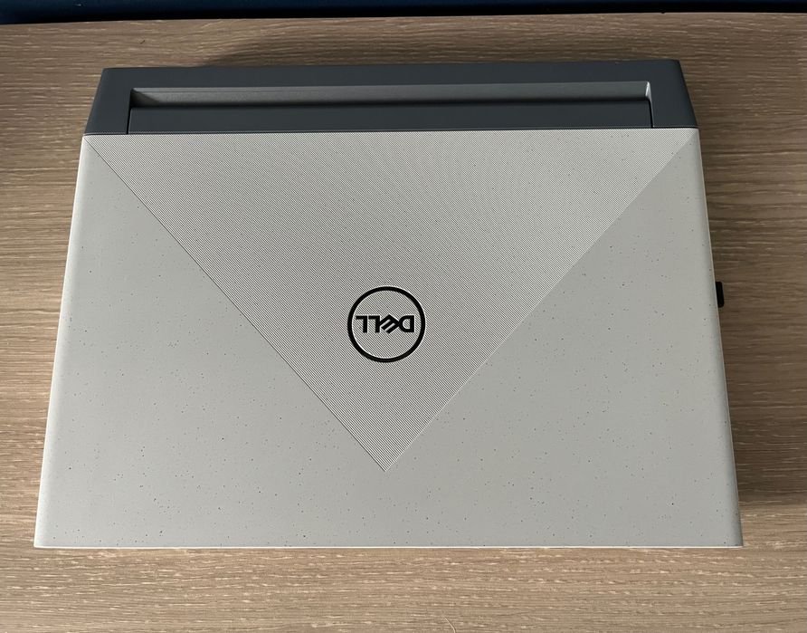 Laptop gamingowy Dell G15-5515