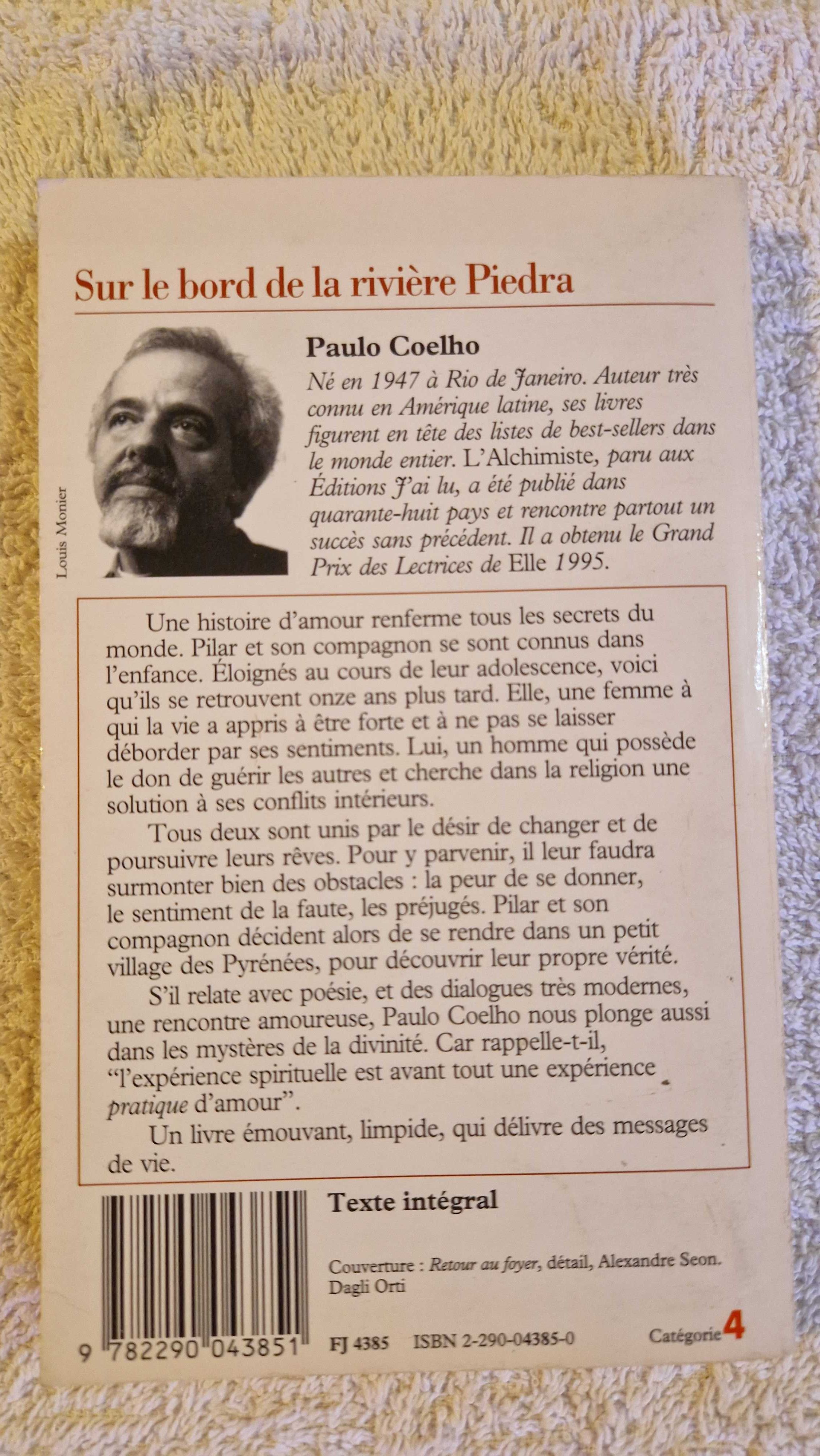 Livro "Sur le bord de la rivière Piedra" de Paulo Coelho