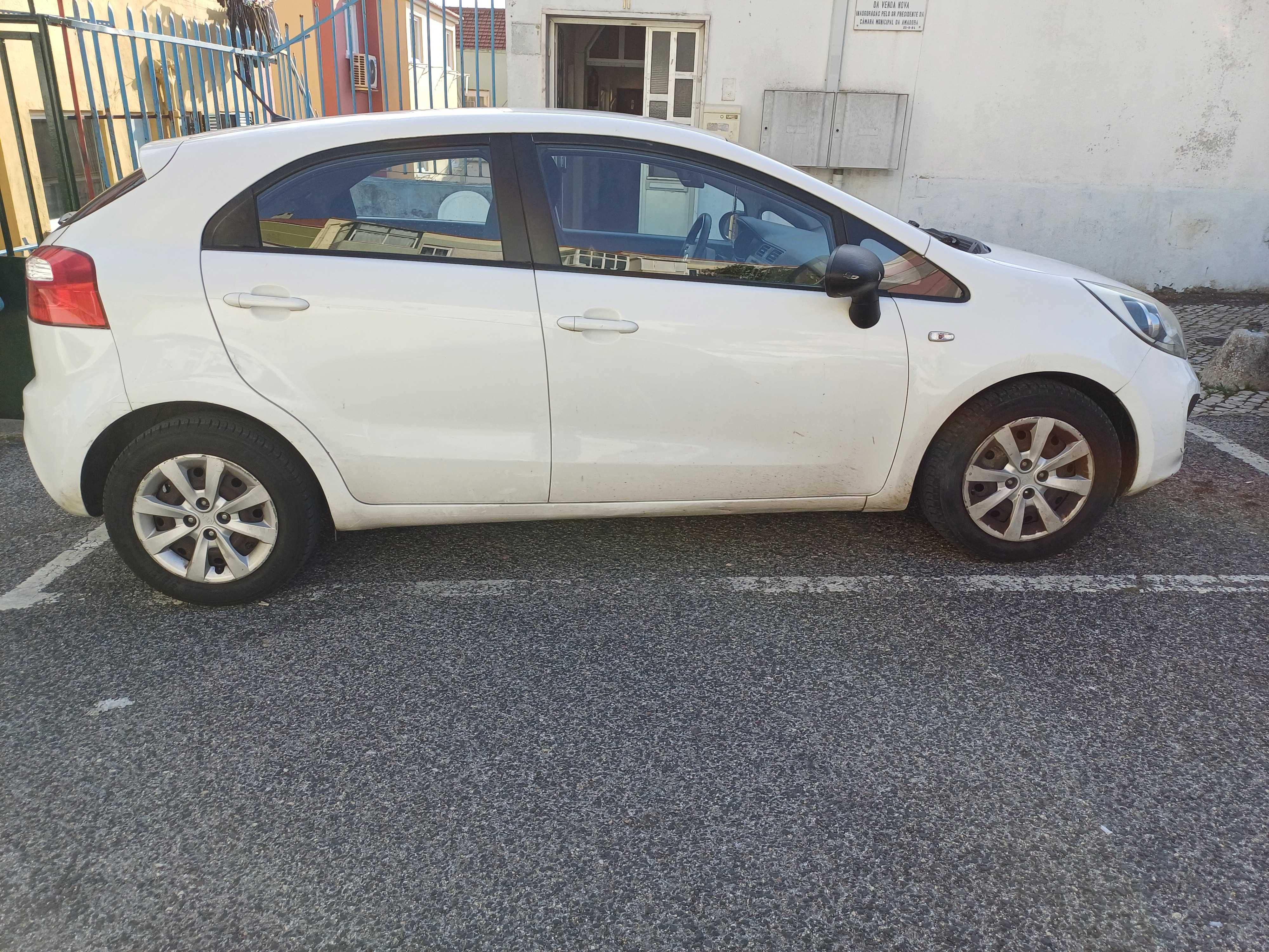 Kia rio Dezembro negociável