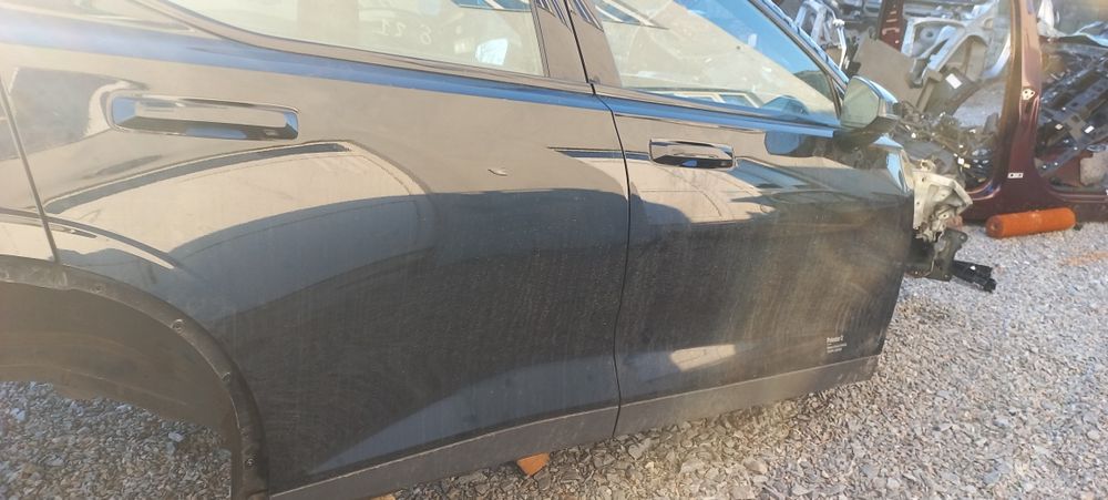 Polestar 2 двері передні задні.