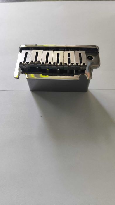 mostek tremolo Fender ST American standard Leworęczny