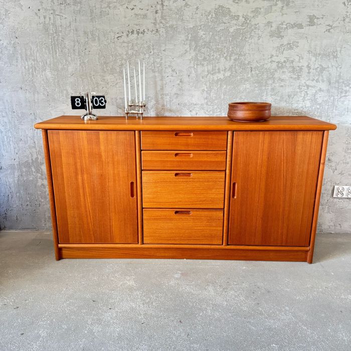 Komoda tekowa Dyrlund – duński design vintage teak