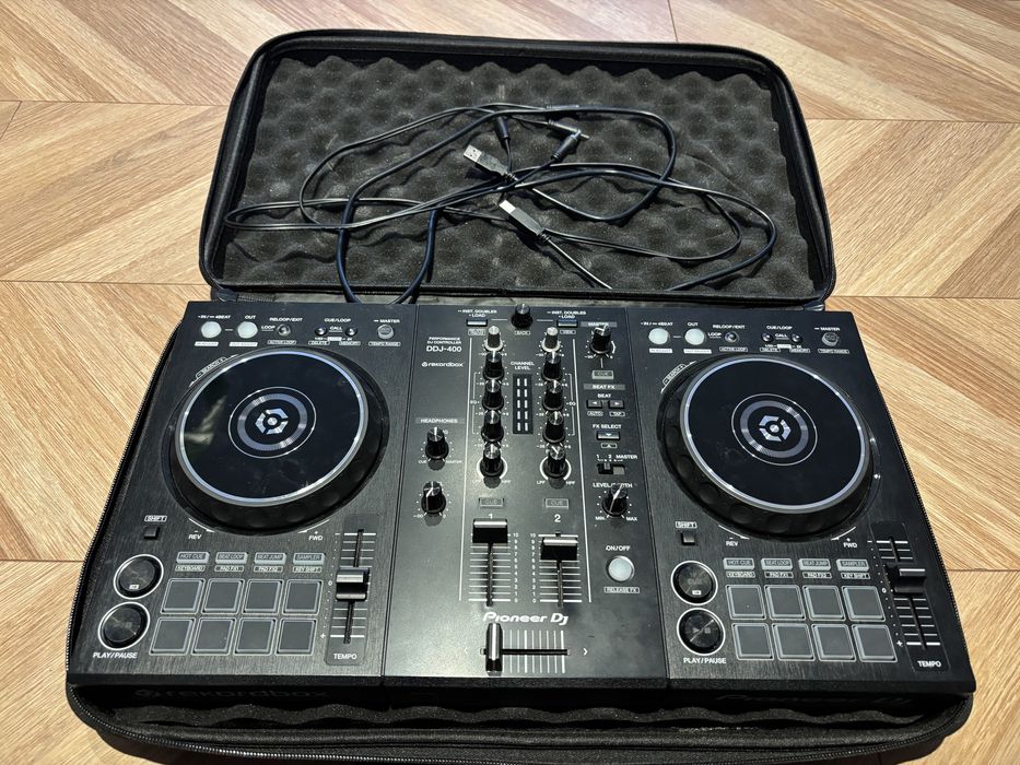 Konsola Pioneer DDJ400 + case, etui