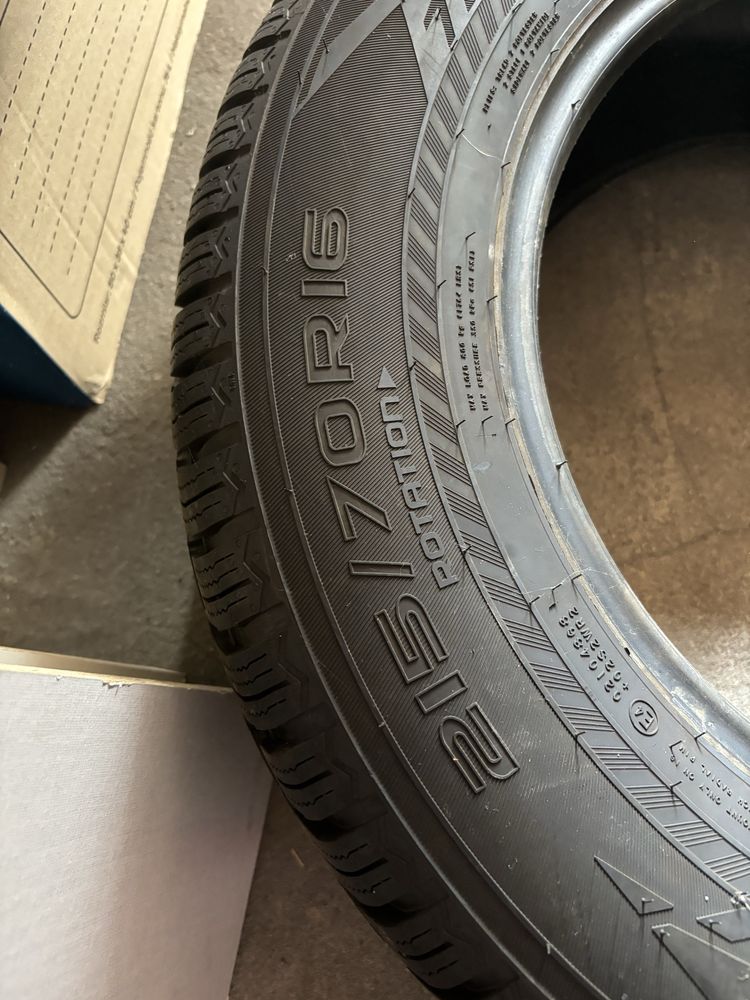 Opony zimowe 215/70R16 nokian tyres