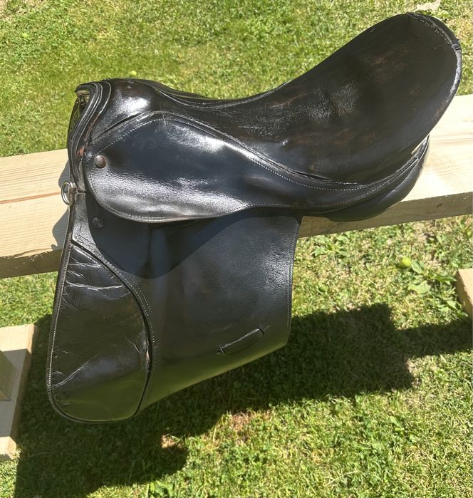 Сідло для коня, верхової їзди