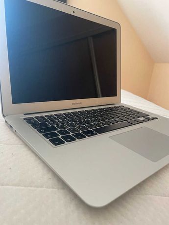 MacBook Air (13-calowy, 2017 r.).Jak nowy!