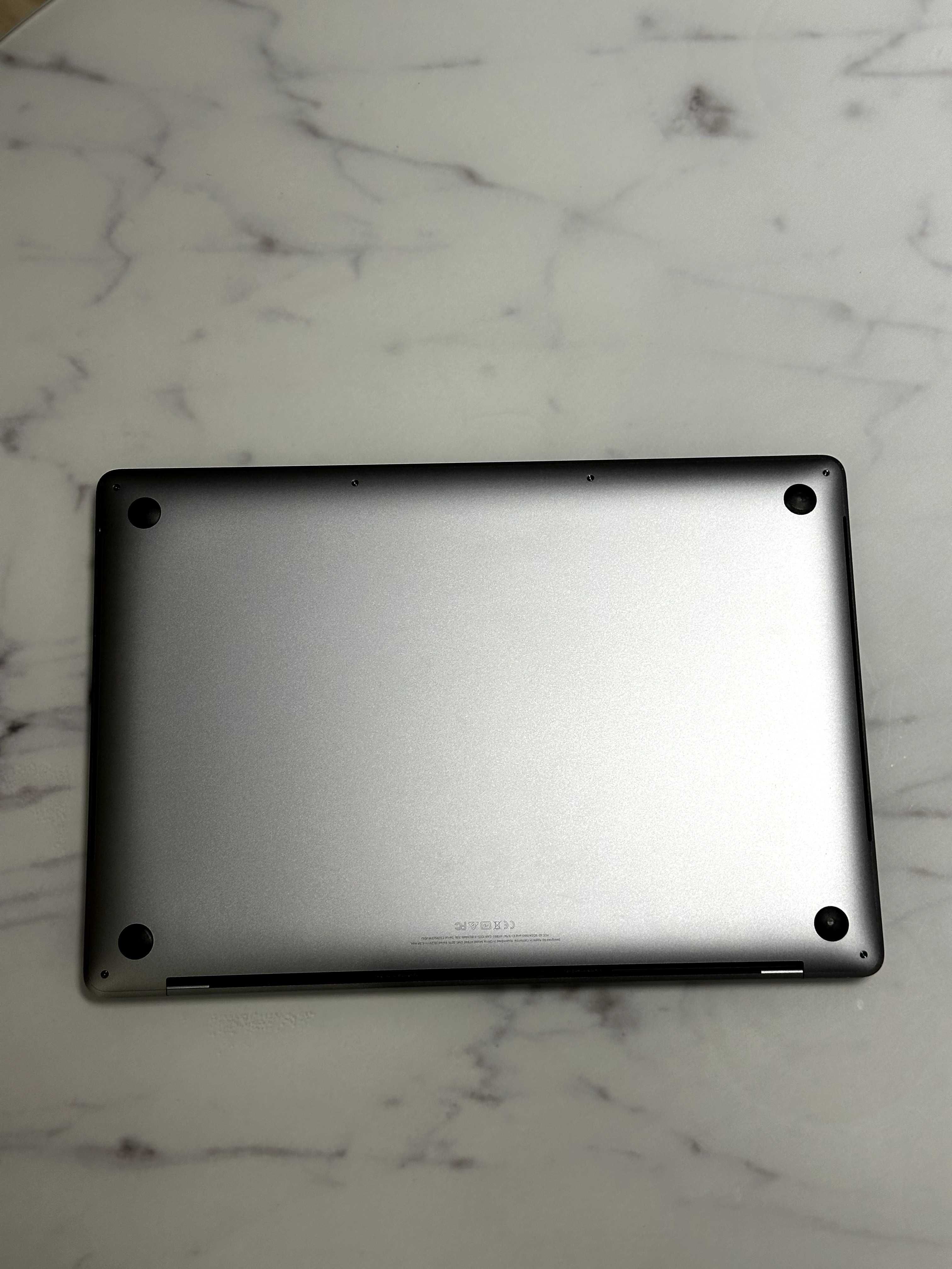 MacBook Pro 15 2018 Core i7, 16 GB RAM, 512 GB SSD