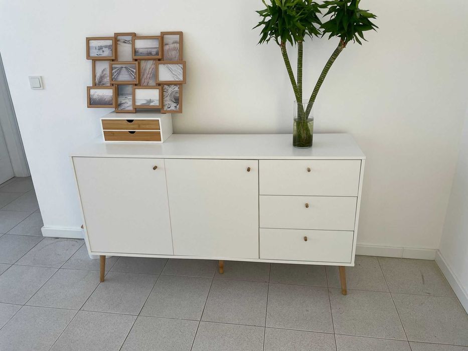 Aparador BODO com 2 portas e 3 gavetas