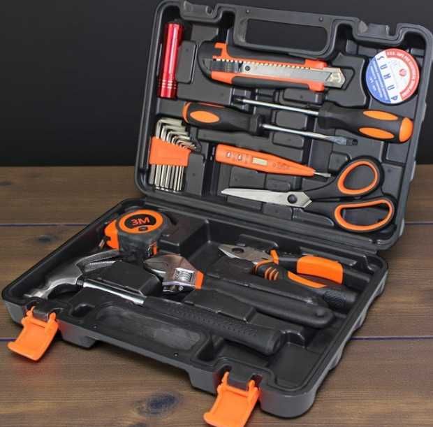 Набір інструментів для дому в кейсі