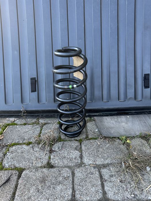 Пружина задня  Volkswagen Touran