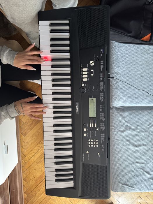 Sprzedam keyboard Yamaha PSR-220