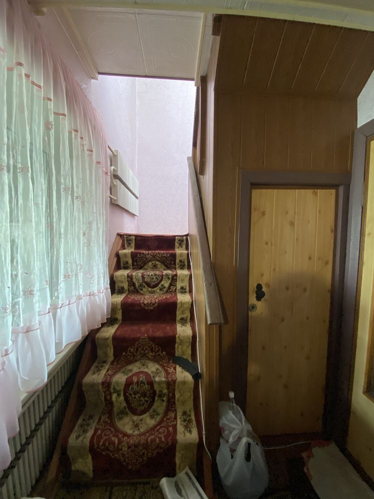 Продам 2-о поверховий будинок в Синельниковському районі