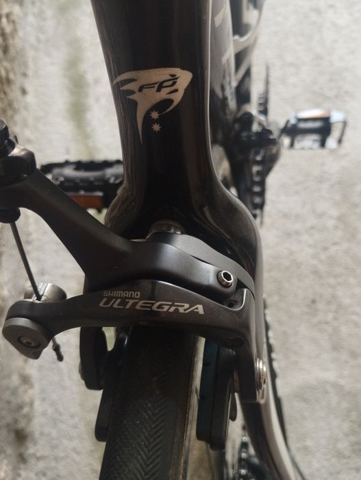 Bicicleta pinarello em carbono