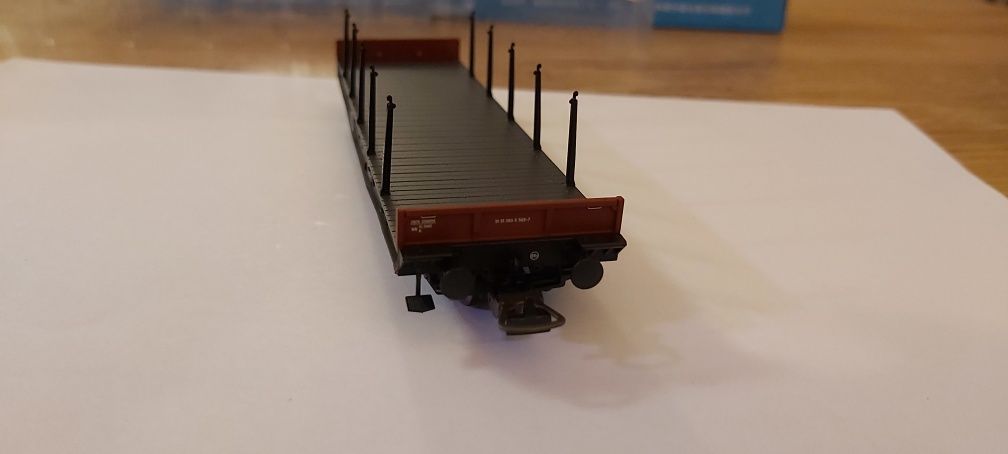 Wagon platforma z kłonicami PIKO 58414-3 PKP H0
