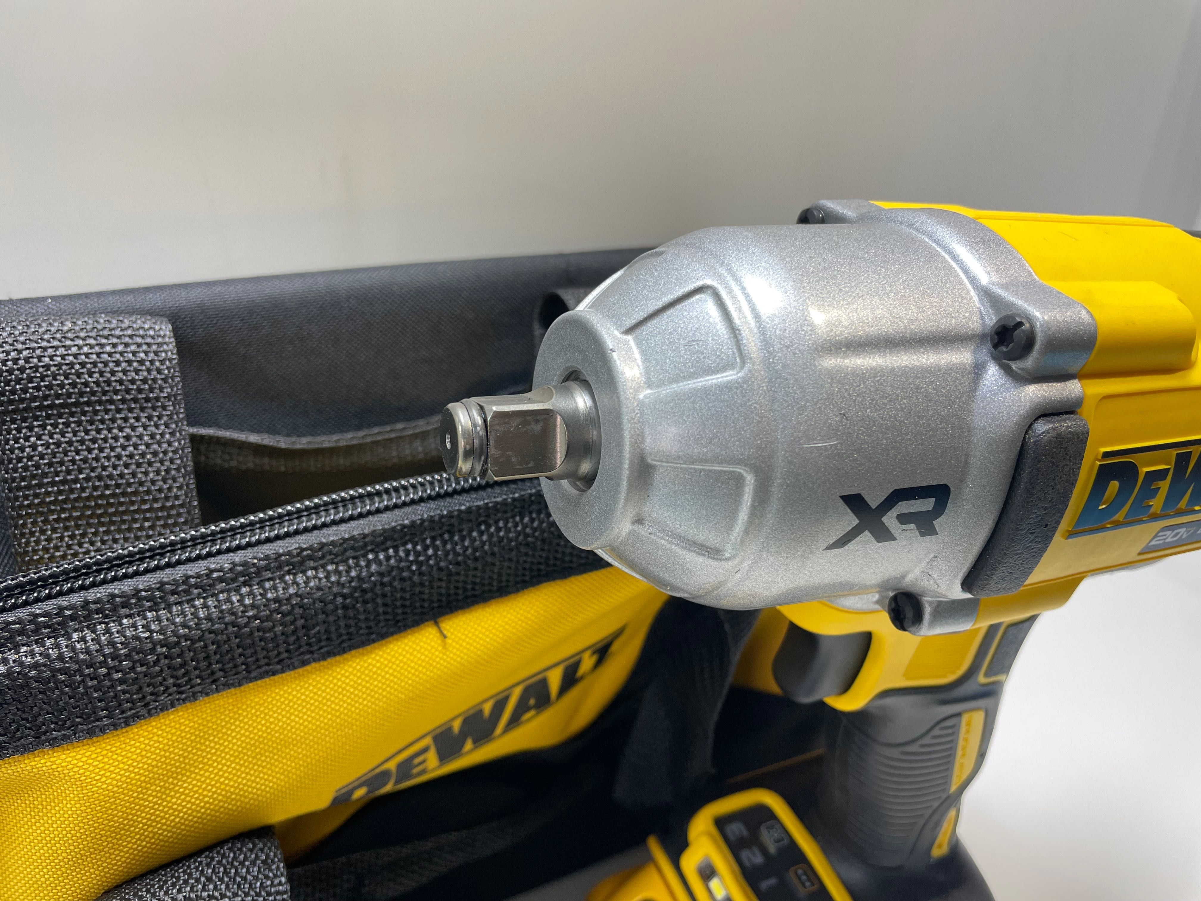 DeWalt DCF900/Акумуляторний ударний гайковерт