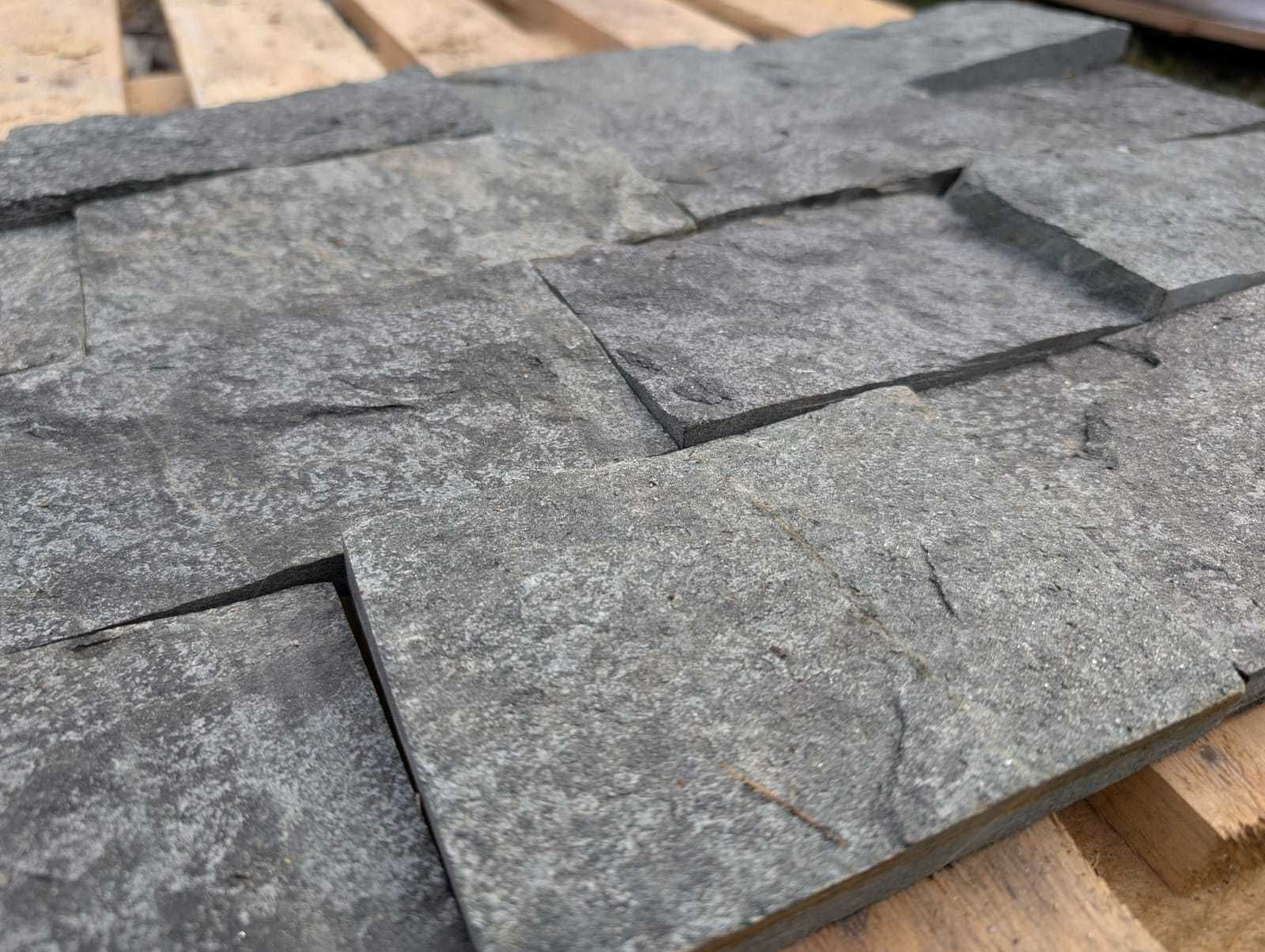 Kamień naturalny ciemny grafit, antracyt kamień chodnikowy elewacyjny