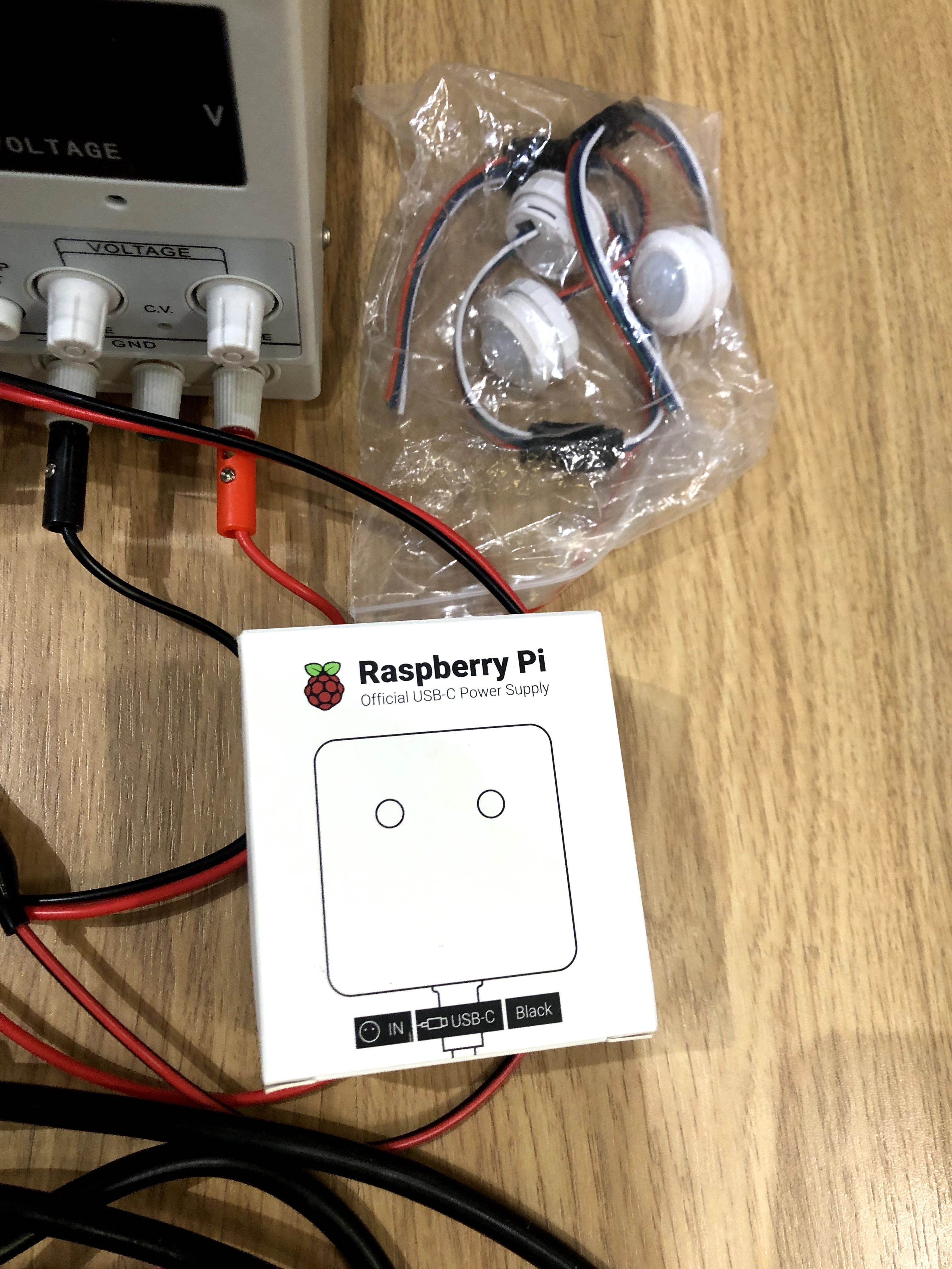 Zasilacz laboratoryjny + inna elektronika ESP32, silniki, zasilacz