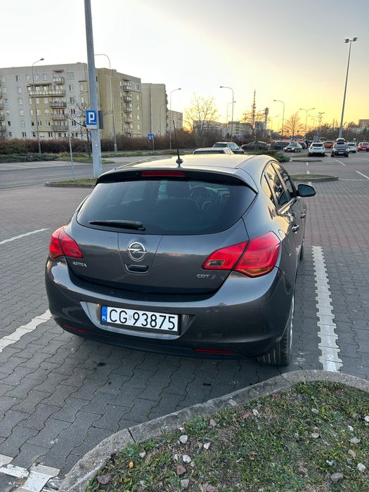Opel Astra 2011 1.7 CDTI