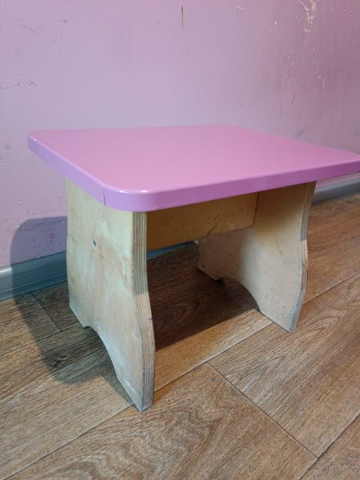 Полки дсп, табурет.