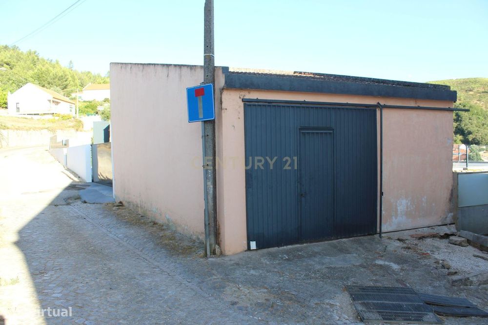Armazém/Garagem para arrendamento na Adanaia, Calhandriz