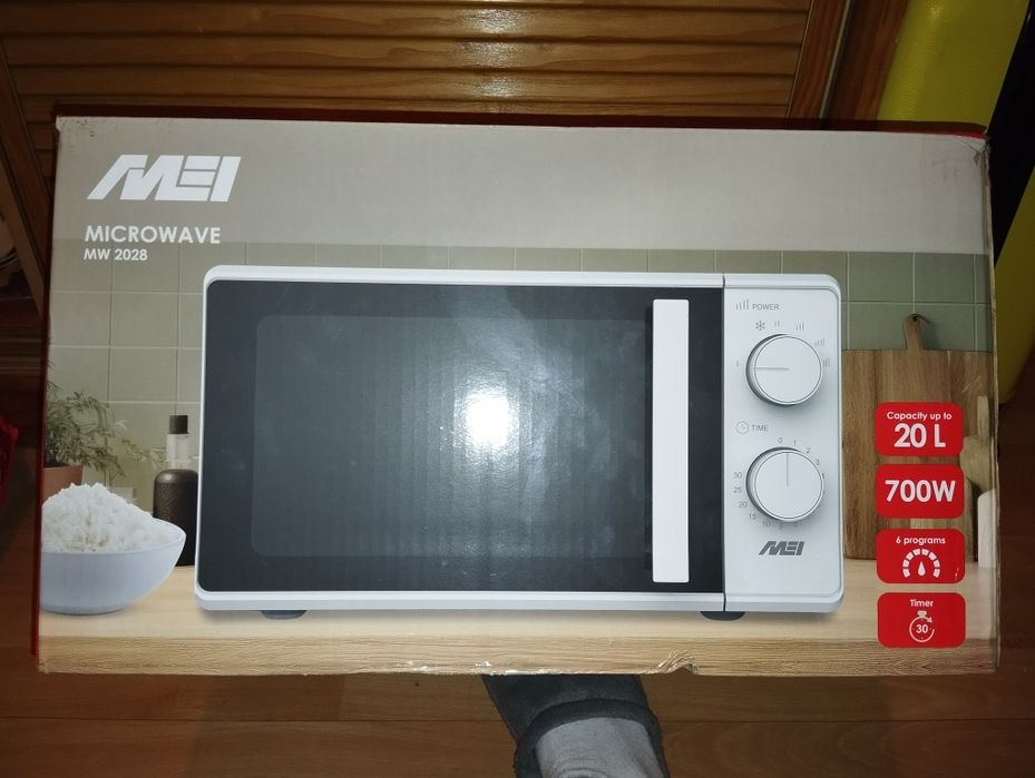 Microondas MEI 20l semi-novo