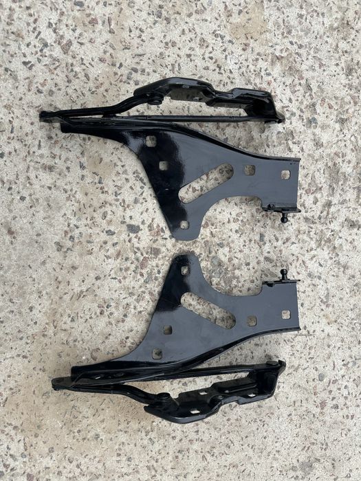 Петлі капота Land Rover Defender L663