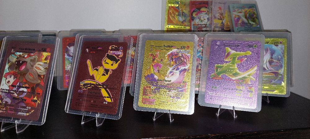 Cartas Douradas Pokemon + Película Protectora 55 Unidades
