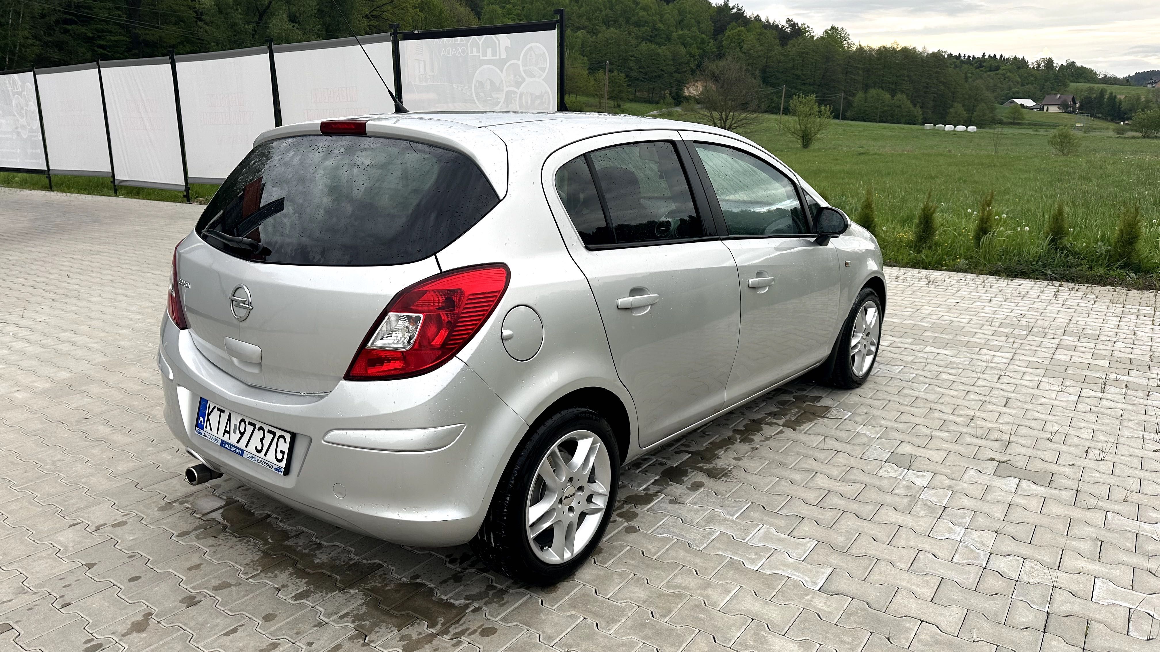 Opel Corsa D 100KM + drugie alufelgi