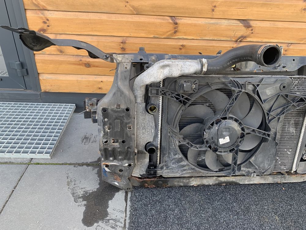 Nissan Qashqai J10 2.0 DCI pas przedni kompletny wzmocnienie chłodnice