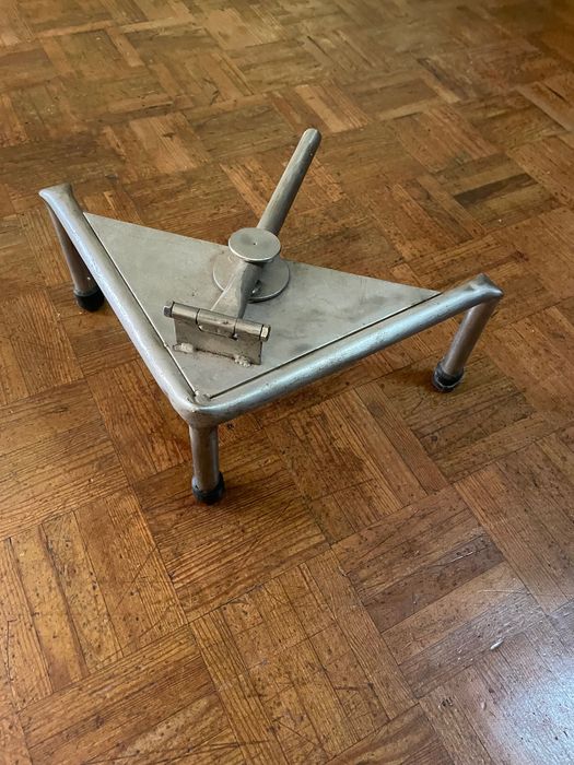 Tripé em Inox para engarrafar pack de vinho