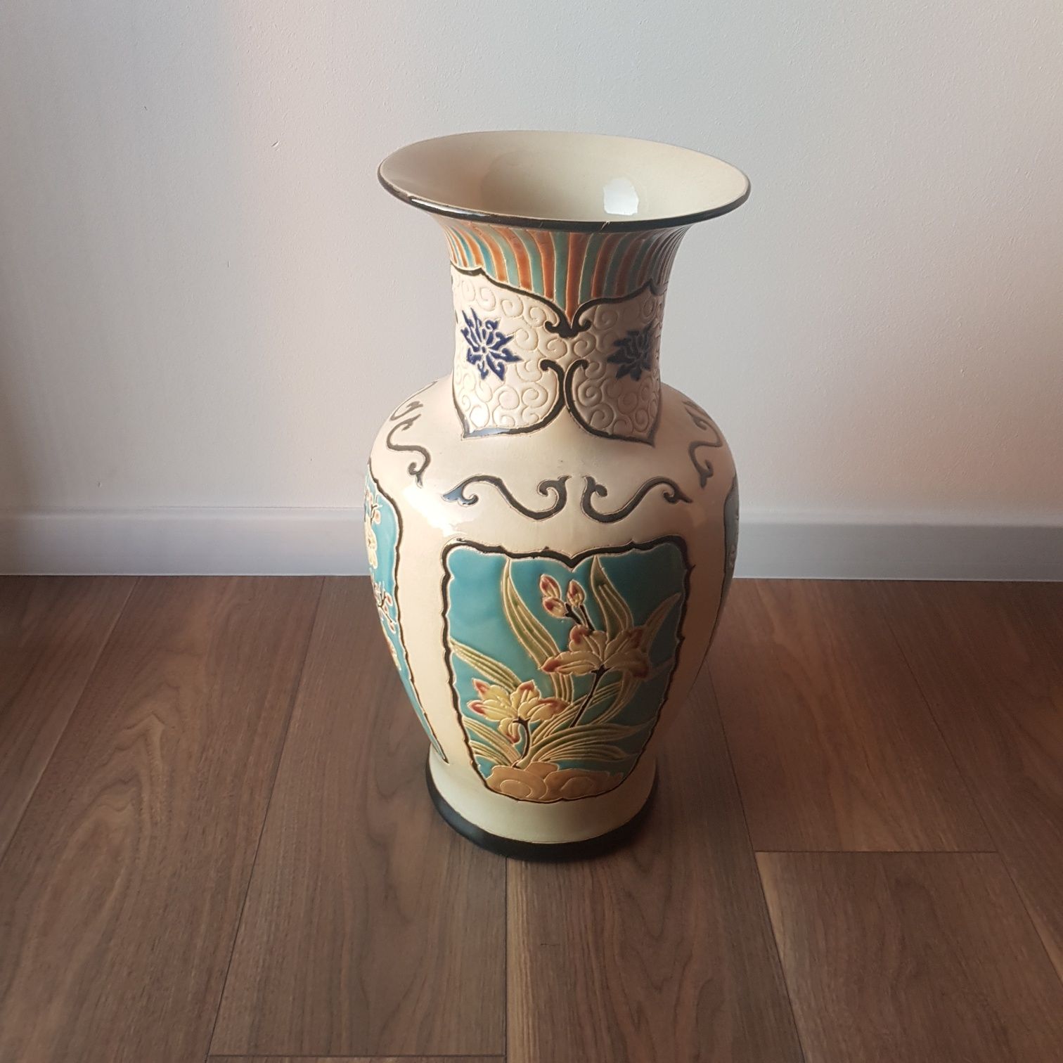 Duży dekoracyjny wazon vintage. Orientalny ceramiczny 1980