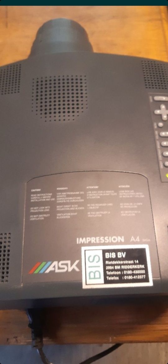 Sprzedam Rzutnik ASK Profesjonalnej klasy projektor LCD ASK Impression