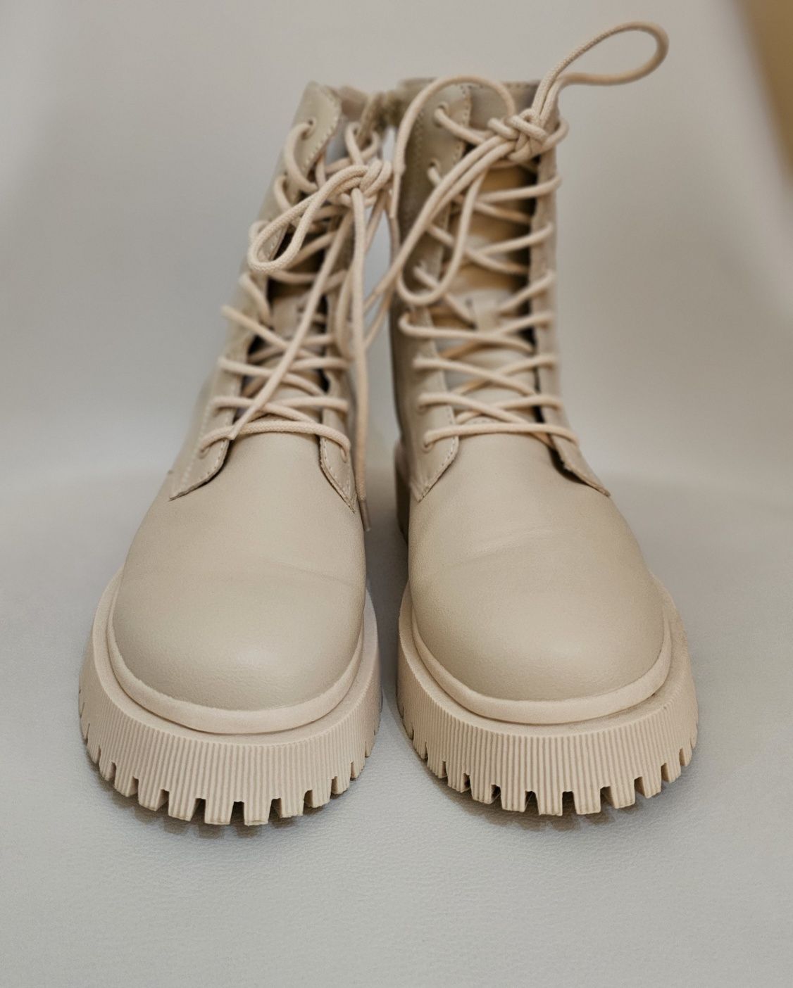 Botas Bege  Zara