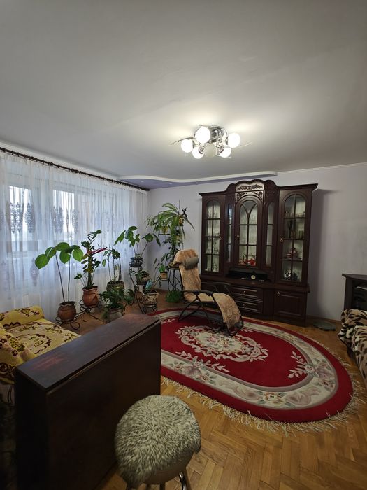 Продаж 3 кімнатна. Район Східний