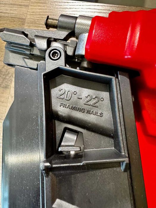 Gwoździarka M18 Milwaukee 2744-20 FFN21 21 stopni 50-90mm