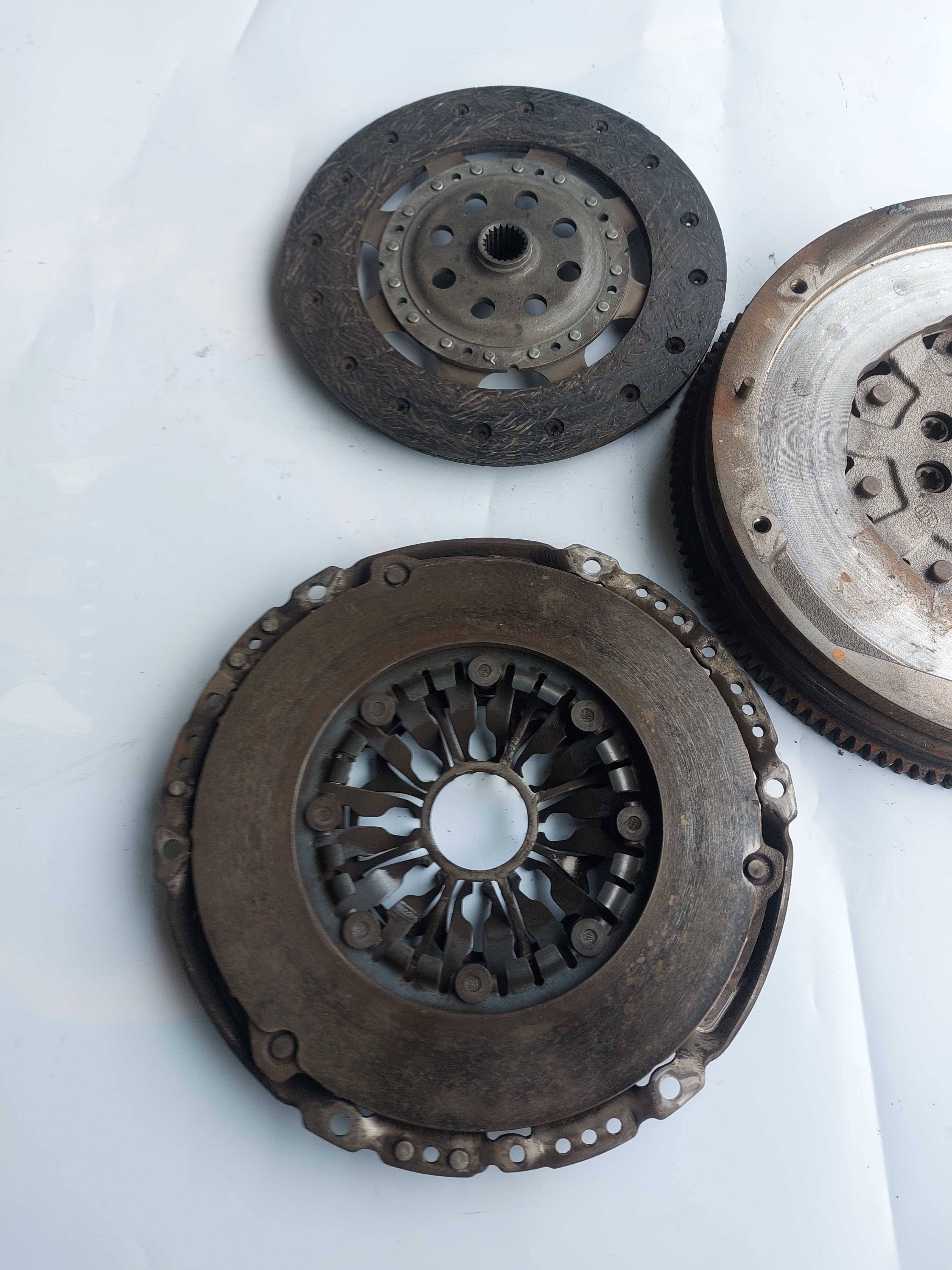 Dwumasa Sprzegło Renault Laguna III 2.0 DCI 07-11.r 6 Biegow BDB