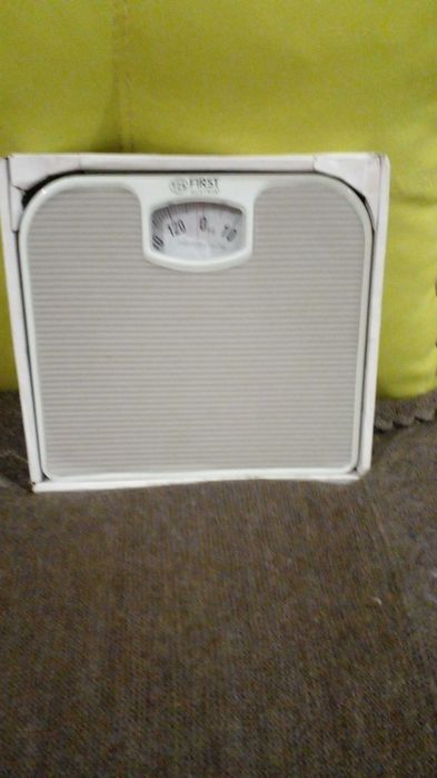 Ваги підлогові побутові "FIRST" AUSTRIA