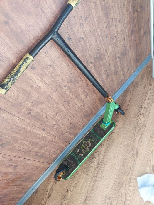 Трюковий самокат