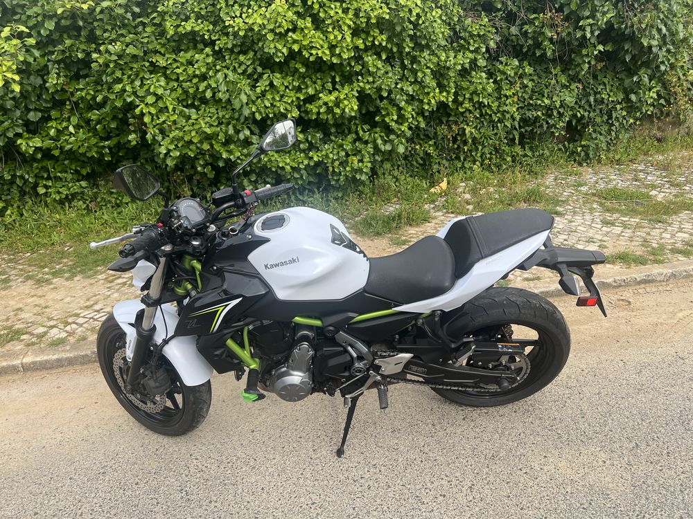 Kawasaki z650  como nova
